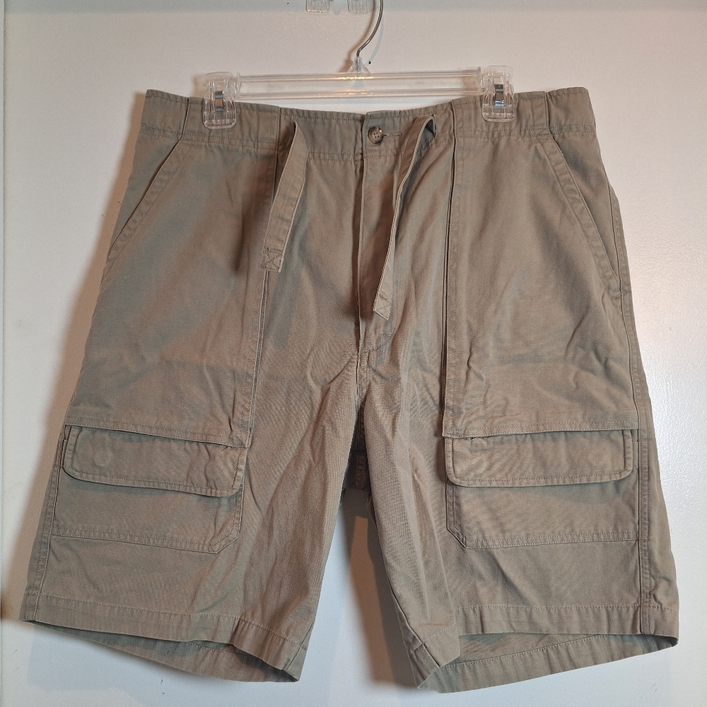 Woolrich Cargo Shorts Men’s Size‎ 36 Beige Flat Front Zip Several Pockets Canvas